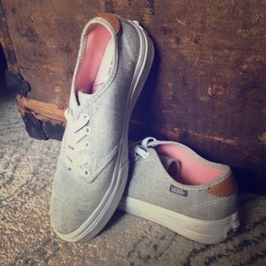 Vans lace shoes